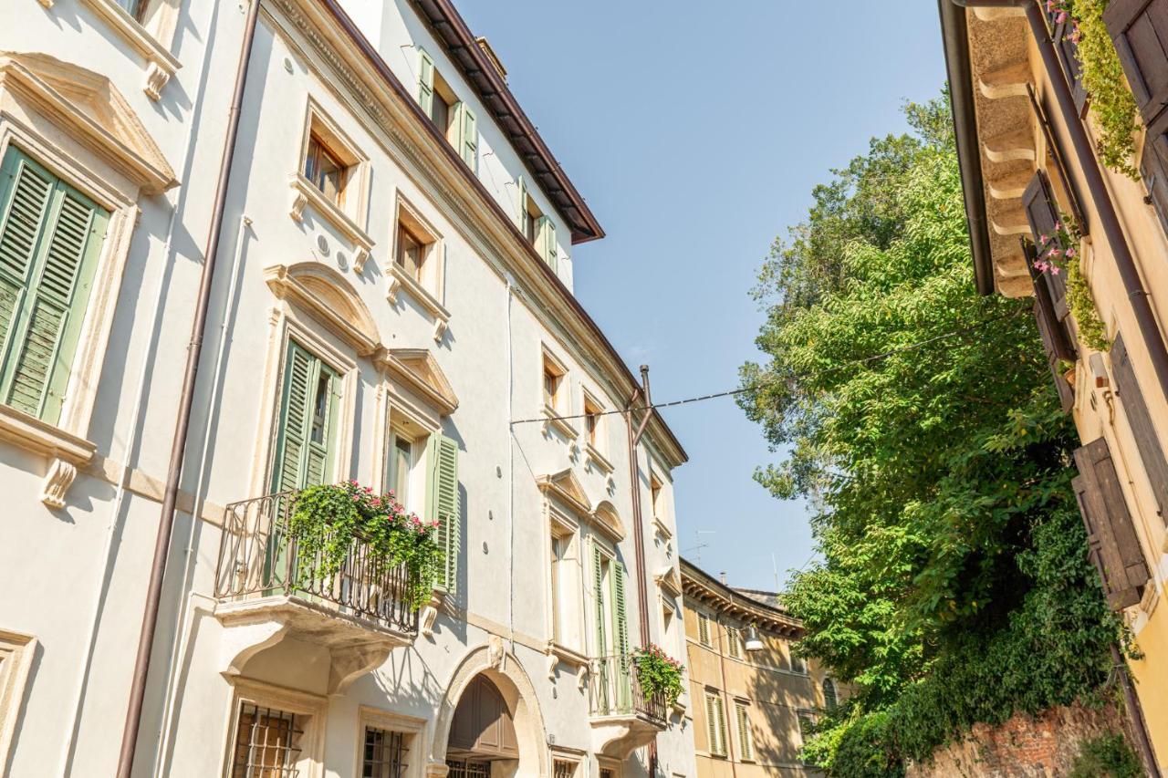 Domus Verona - Residenza Merici Luaran gambar