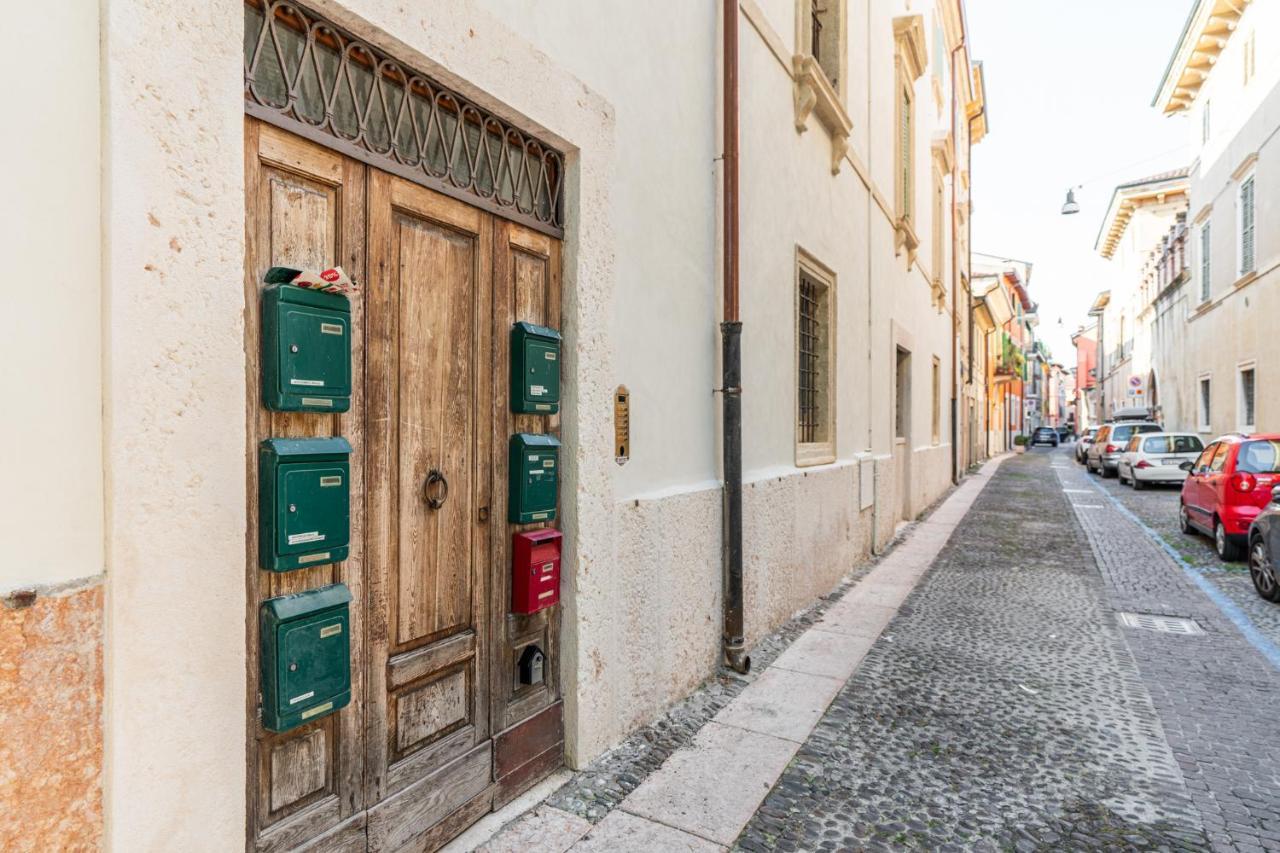 Domus Verona - Residenza Merici Luaran gambar